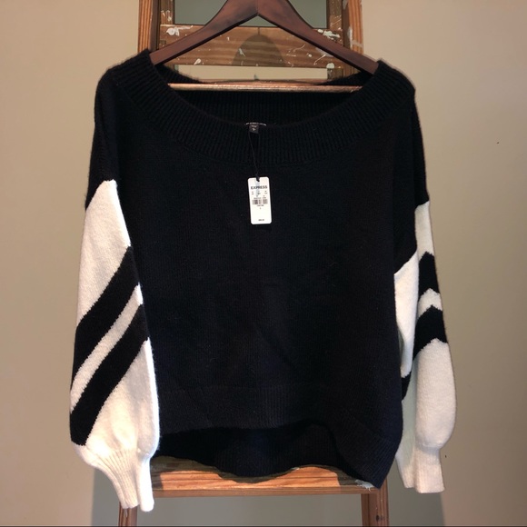 Express Sweaters - NWT Express Boxy Super Soft Sweater
